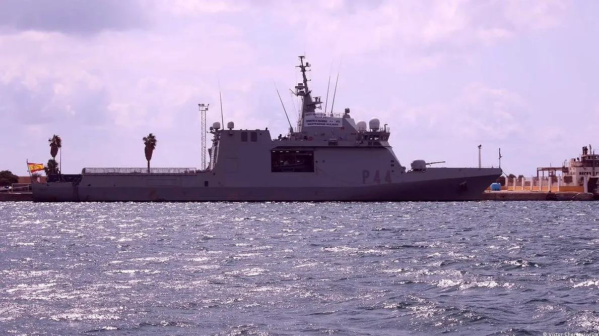 Кораюль ВМФ Испании на базе в Роте