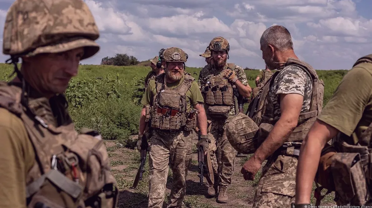 Украинские военные тренируются недалеко от фронта