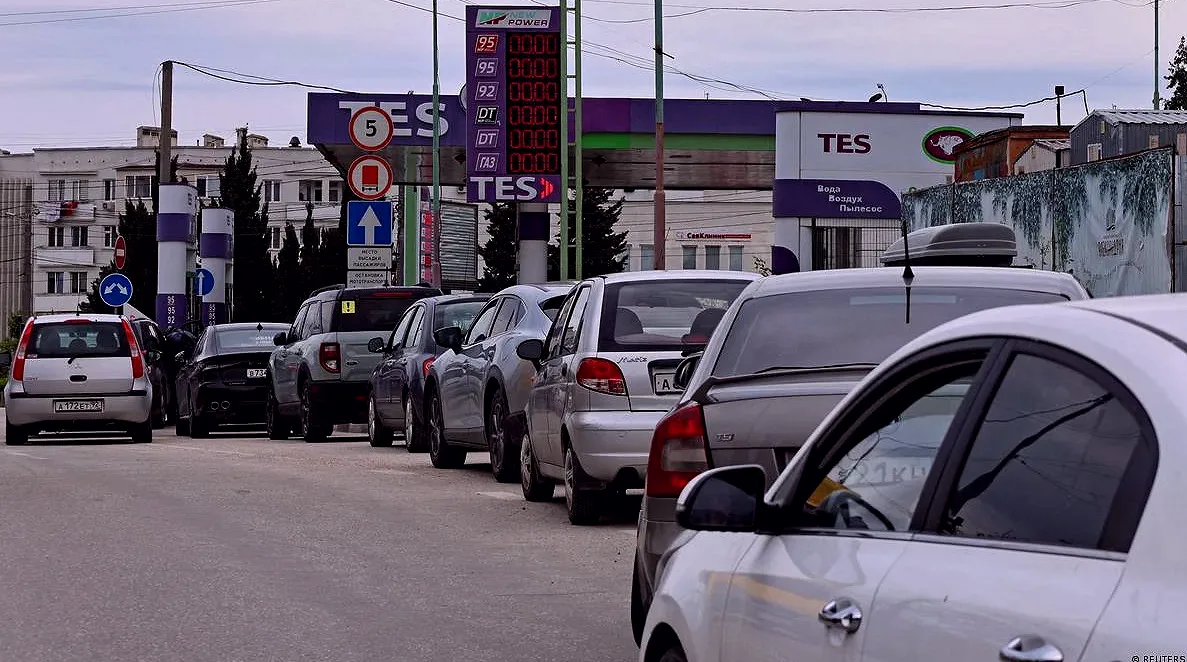 Очередь на заправках в Севастополе