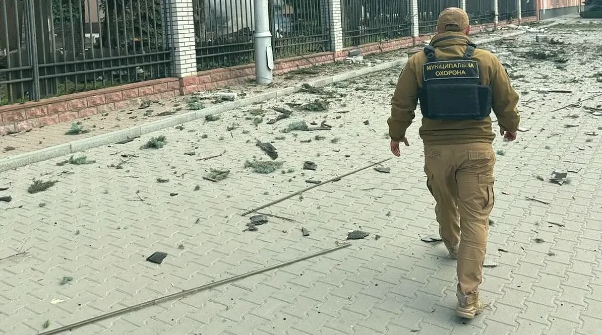 В Киеве при ударе по зоне отдыха на Оболони ранены восемь человек
