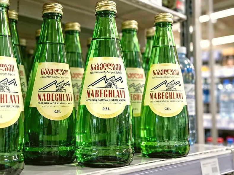 Роспотребнадзор приостановил ввоз и продажу напитков из Грузии